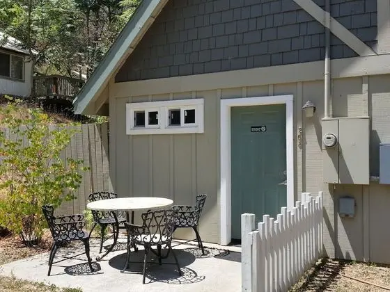 Indian Flat RV Park - Tent Cabins & Cottages - Oda