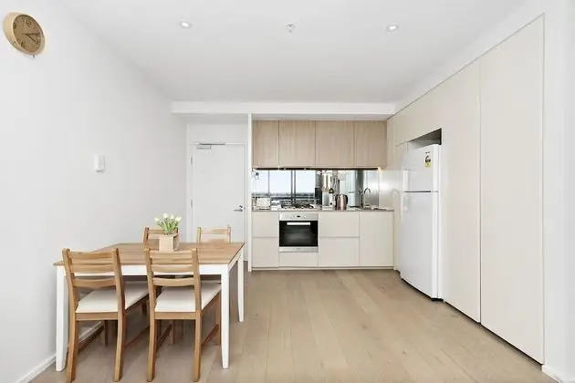 Indie, 2BDR Docklands Apartment - Mutfak