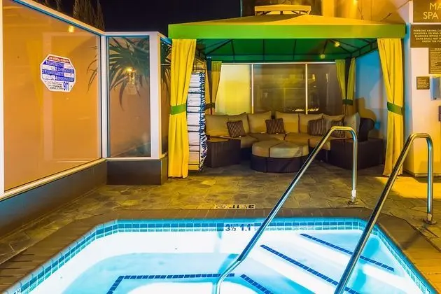 Indigo Anaheim - Havuz