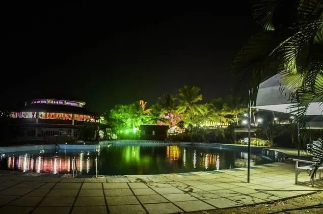 Indismart Woodbourne Resort - Havuz