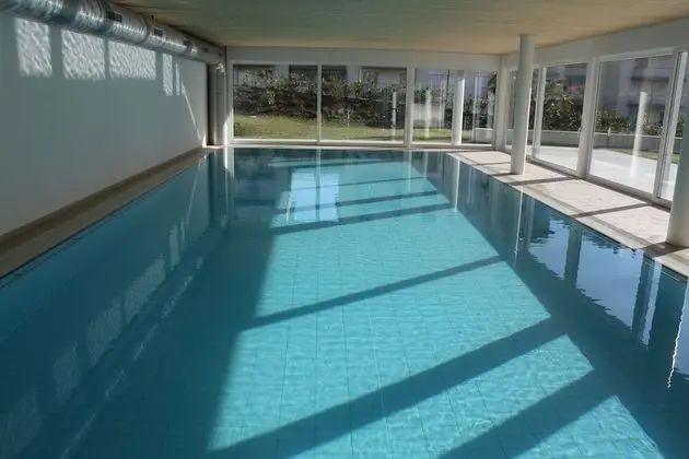 Indoor Swimming Pool, Sauna, Fitness, Private Gardens, Spacious Modern Apartment - Havuz