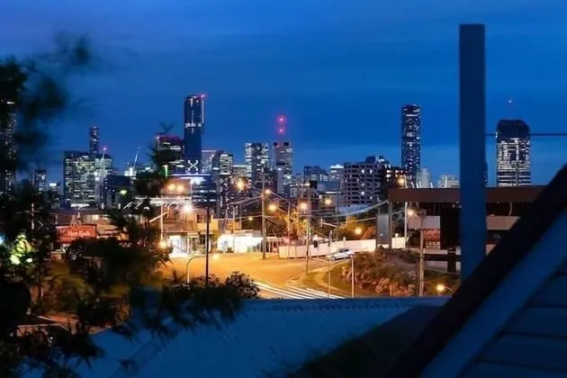 The Indooroopilly Queenslander 4BDR Home - Dış Mekan
