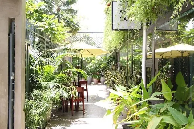 Indra Hotel - Dış Mekan