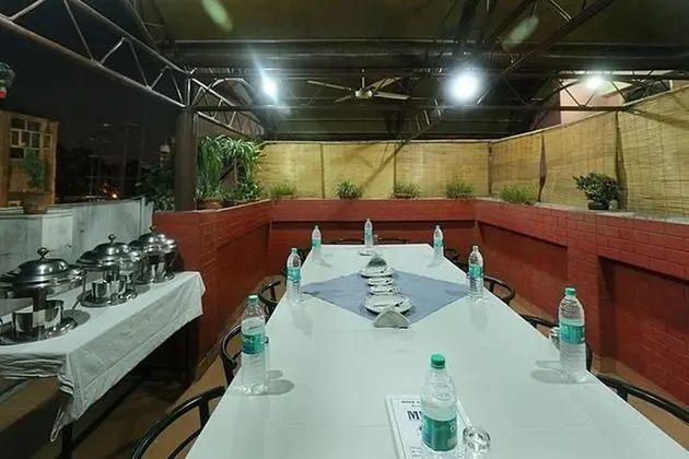 Hotel Indraprastha - Yerinde Yemek