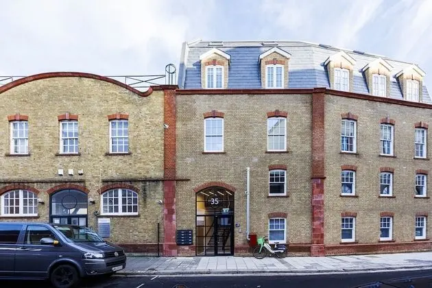 Industrial-Style Apartments LONDON SK