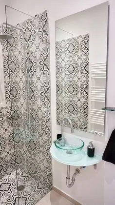 Industrial Style Studio in Athens - Banyo Tipleri