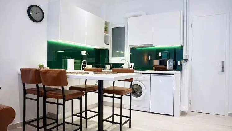 Industrial Style Studio in Athens - Oda Düzeni