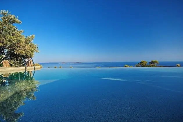 The Infinity 180 Luxury Suites - Adults Only