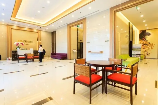 Infinity Pool Signature - Saigon Rivergate - Lobi