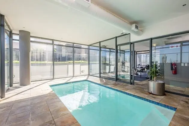 Infinity Self-Catering Apartments - Havuz