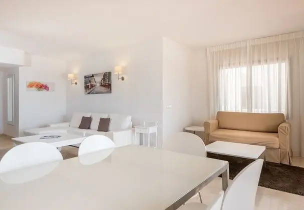 Infocom Apartment Golden Mile Coto Real - Oda Düzeni