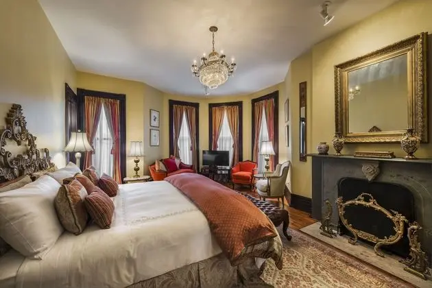 THE INN AT 97 WINDER BED AND BREAKFAST