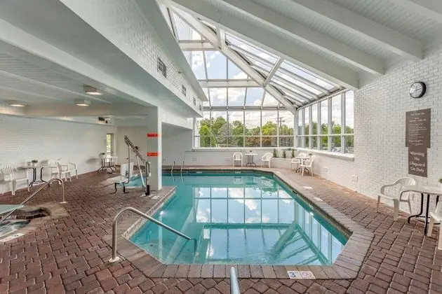 The Inn at Apple Valley, Ascend Hotel Collection - Havuz