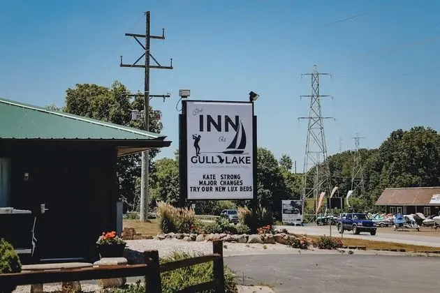 The Inn At Gull Lake - Dış Mekan