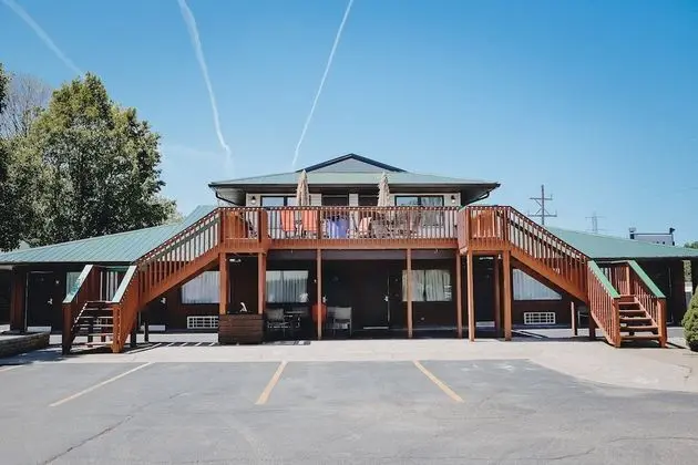 The Inn At Gull Lake - 1