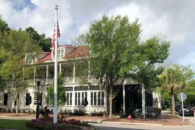 INN AT I ON AN ASCEND HOTEL COLLECTION MEMBER