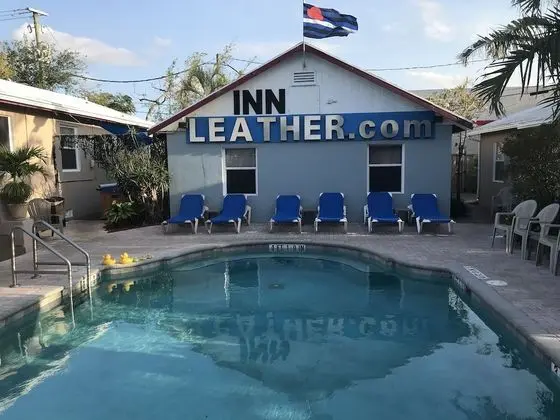 Inn Leather Guest House - Male Only LGBT - Havuz