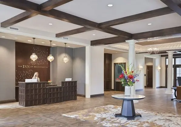 The Inn at Meadowbrook - Lobi