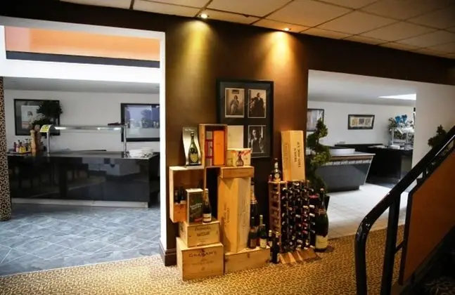 Inn On The Prom Boutique
