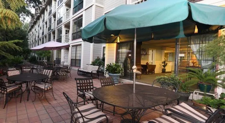 The Inn at Saratoga - Genel