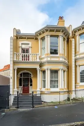 Inner City Elegance on Stuart Street