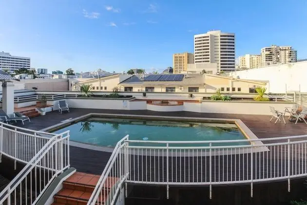 Inner City One Bedroom Apartment 27