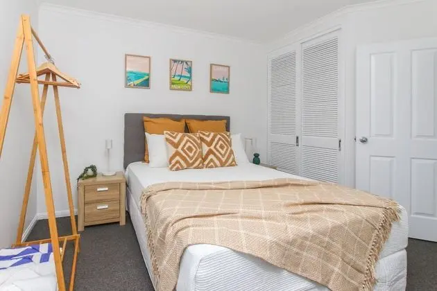 Inner City One Bedroom Apartment with Pool View 22 - Oda