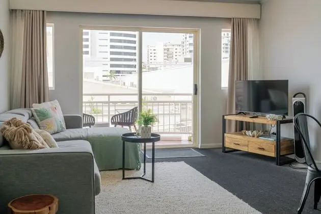 Inner City One Bedroom Apartment with Pool View 22 - Öne Çıkan Resim