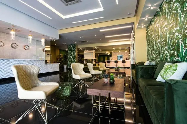 Innfiniti Hotel & Suites - Lobi
