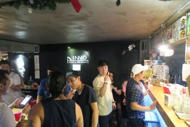 Inno Guesthouse & Bar Hongdae - Hostel - Lobi