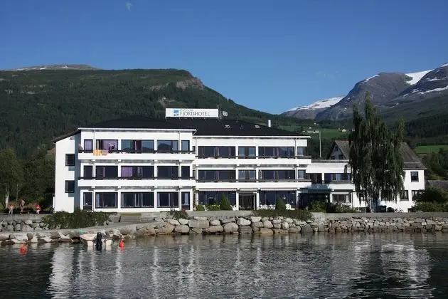 Innvik Fjordhotel - Misjonheimen - Dış Mekan