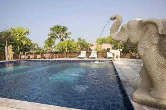 Inrawadee Resort - Havuz