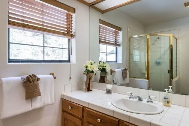 Inside Yosemite Mountain Beauty - Banyo Tipleri