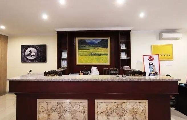 Hotel Intansari - Lobi