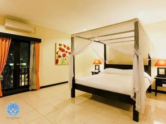 Hotel Intansari - Oda