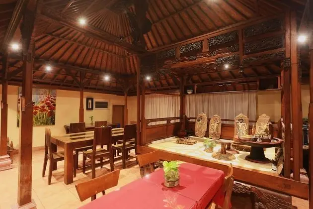 Hotel Intansari - Yerinde Yemek