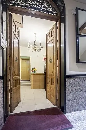 INTER Puerta del Sol Pension - Dış Mekan