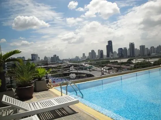 Interchange Tower Serviced Apartment - Havuz