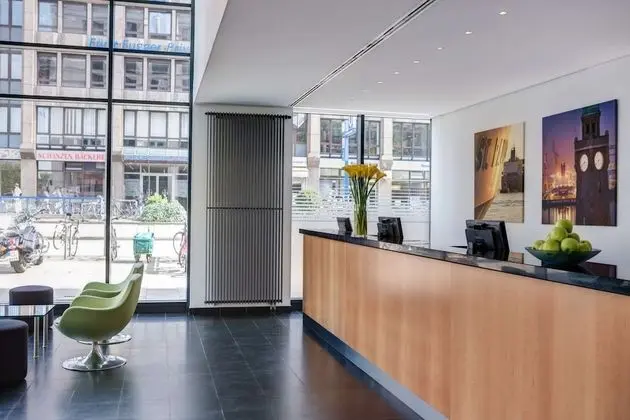 IntercityHotel Hamburg Hauptbahnhof - Lobi