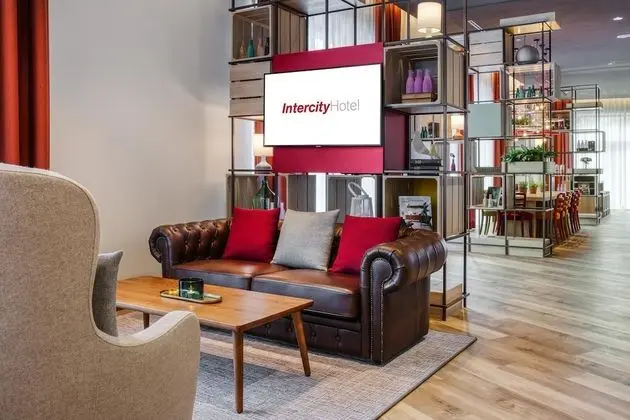 IntercityHotel Hannover Hauptbahnhof Ost - Lobi