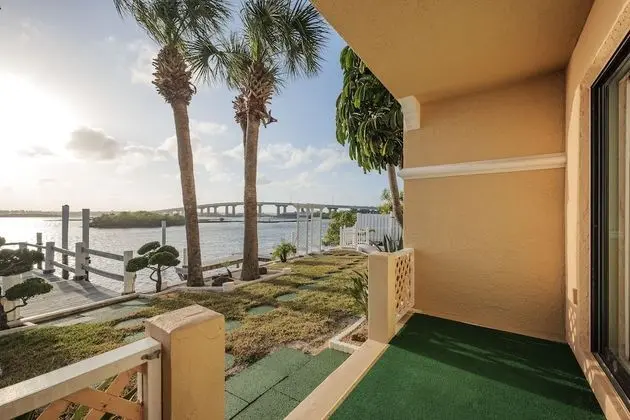 Intercoastal Dreams 102