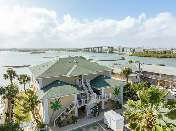 Intercoastal Dreams 103