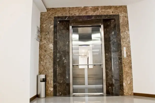 International Hotel - İç Mekan