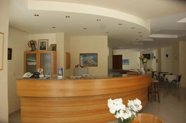 International Hotel - Lobi