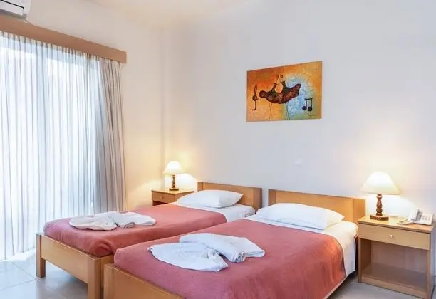 International Hotel - Oda