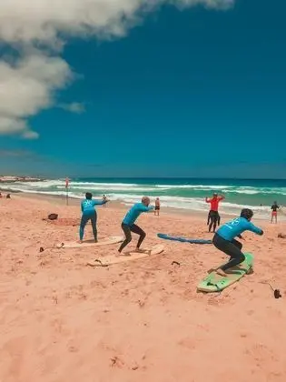 International Surf School & Camp - Hostel - Plaj