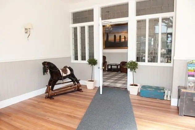 Invernairne Guest House