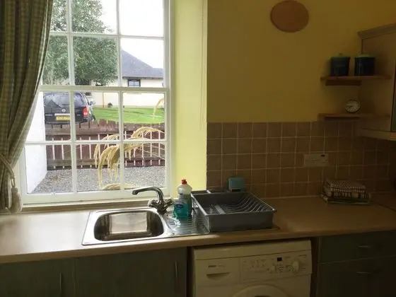 Inverness Apartments - Courtyard - Mutfak