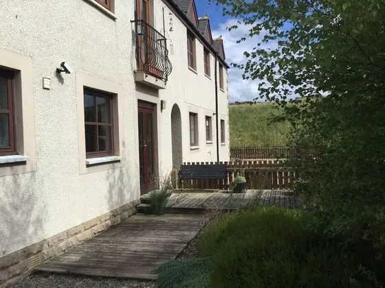 Inverness Apartments - Golf View