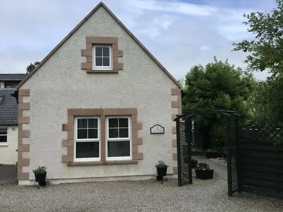 Inverness Apartments - New Cottage